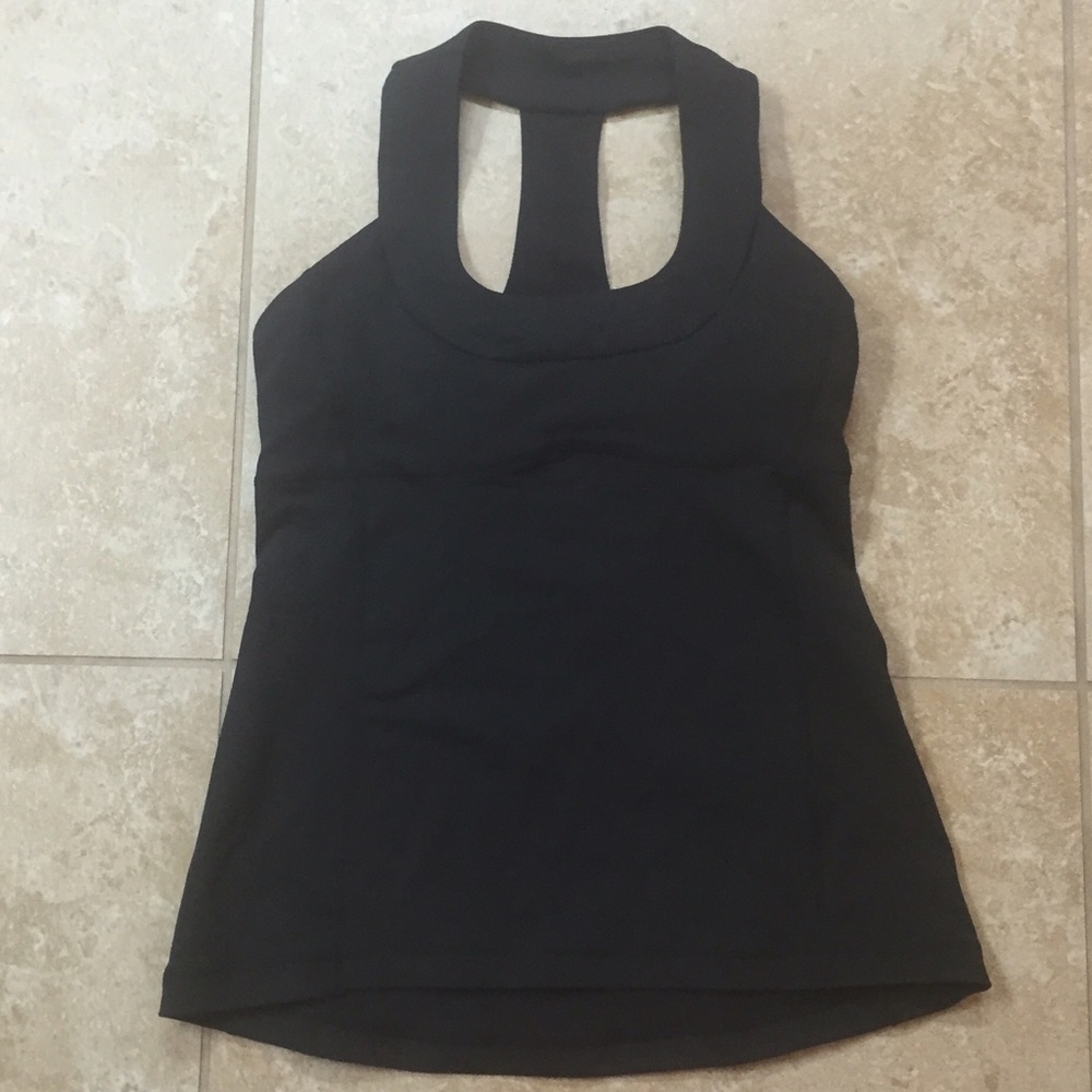 Lululemon black tank top w racer back. Size 8 🍋🍋